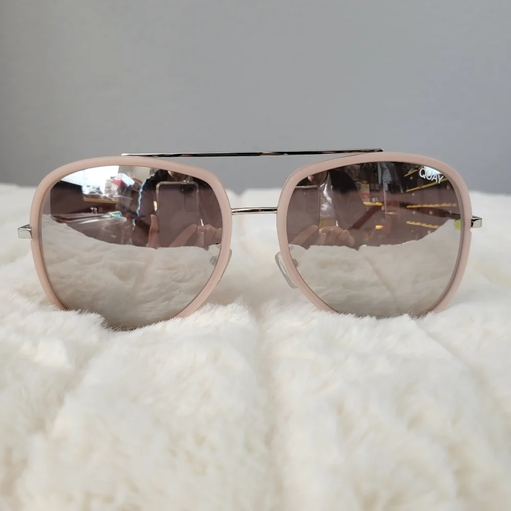 QUAY // ltd ed oversized aviators matte pink frame mirrored lenses nwot FLAW